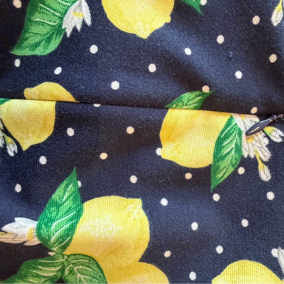 Talbots lemon print skirt, size 16petite. - Picture 4 of 4